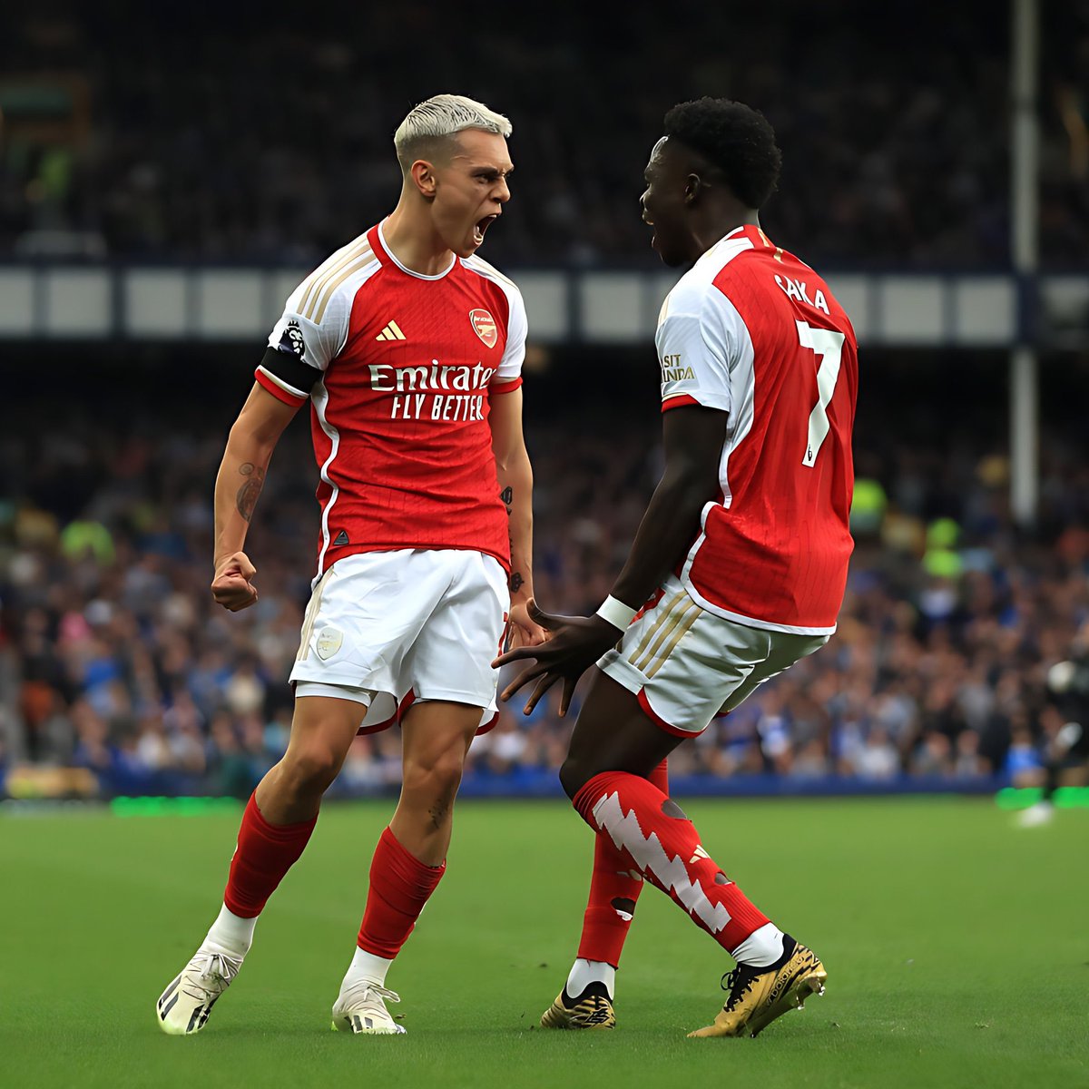 Arsenalnewschan's tweet photo. Following back EVERY #Arsenal fan who likes this photo and comments IFB following the win over Everton ⚽️❤️ https://t.co/yltazZtTWE