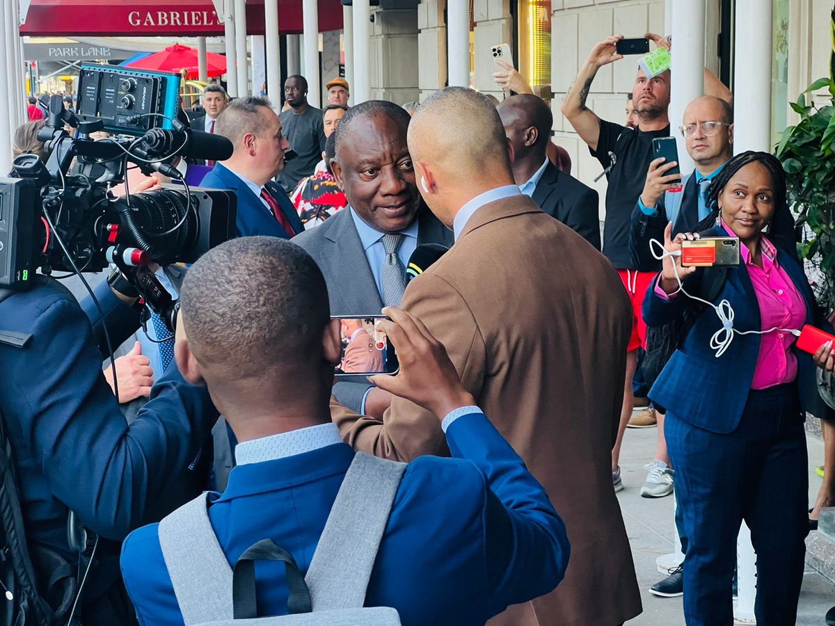 sherwiebp's tweet photo. President Ramaphosa tells me heโs ready to book his flight for the final of the Rugby World Cup in France.
Expressed confidence the Springboks are going to win the cup โฆ while providing some inspiration for diplomatic victories at #UNGA78 this week.
#sabcnews https://t.co/OJrVA3m10m
