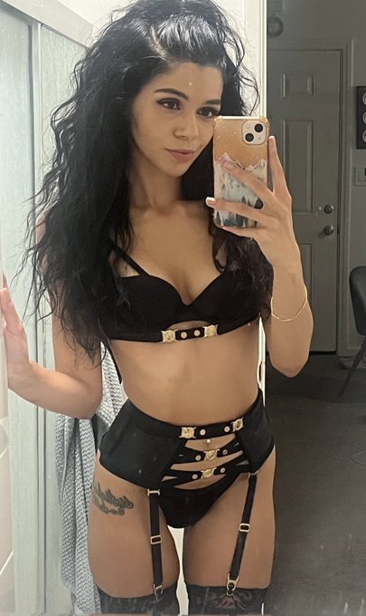 🖤 🖤🖤 https://t.co/rnRVkbuffs