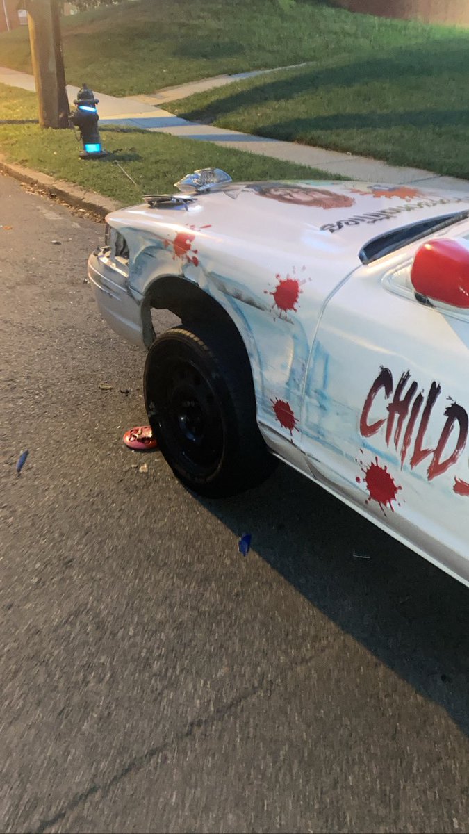 Gucci_da_barber's tweet photo. This is what Metro did to my car https://t.co/q894OLLZAx