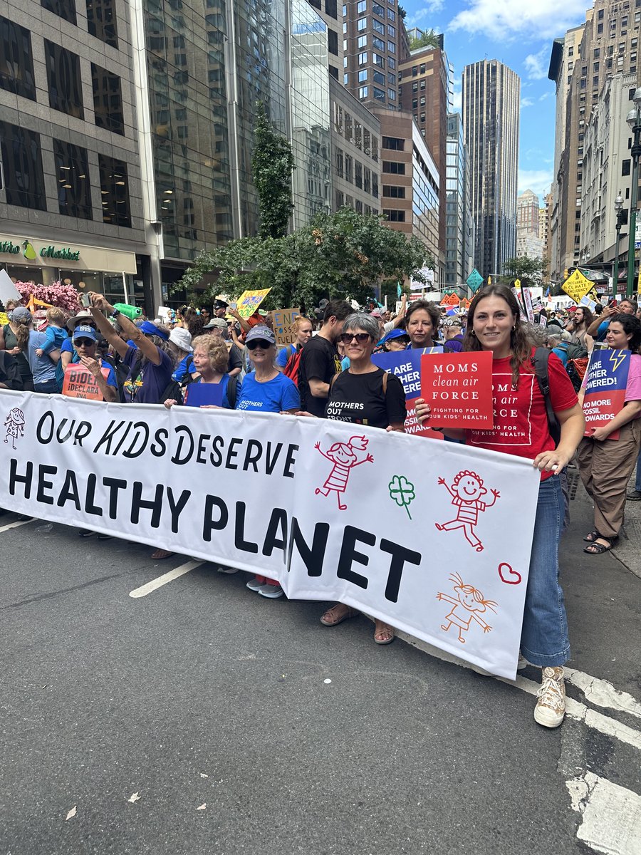 CleanAirMoms's tweet photo. Our kids deserve a healthy planet. #ClimateActionNow https://t.co/7zo76LPdPZ