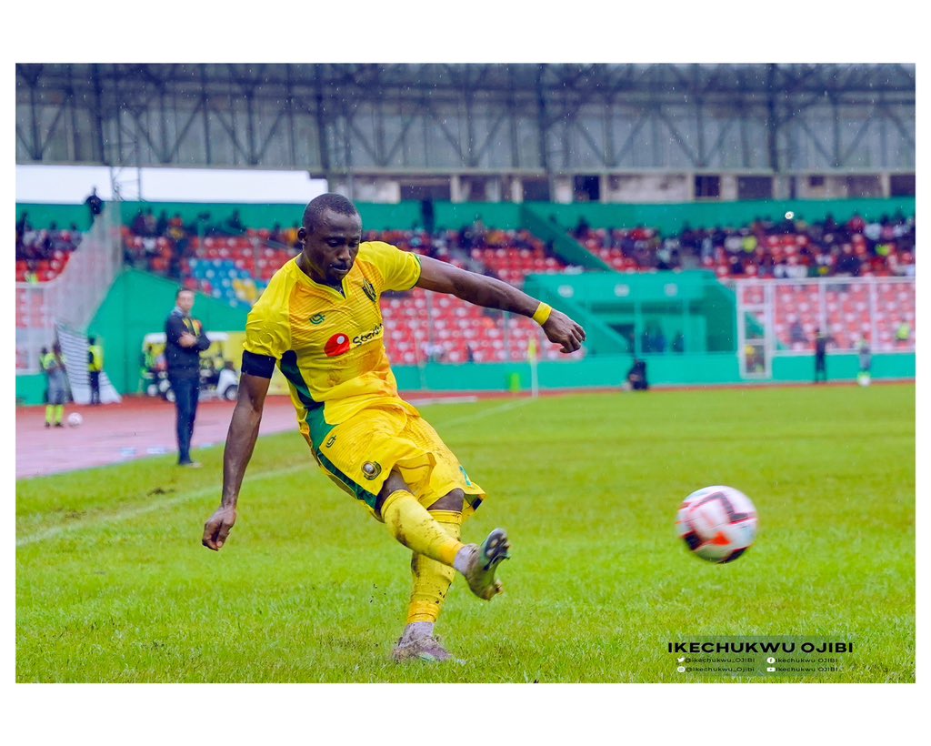 ikechukwu_ojibi's tweet photo. Some of my favorites from yesterday's game between @BendelInsurance 🆚 @RSBerkanoficiel ⚽️📸
2-2 it ended at the Samuel Ogbemudia Stadium, Benin City.
#CAFCC
#BINRSB
#BendelInsurance https://t.co/zgBb8DmN6t