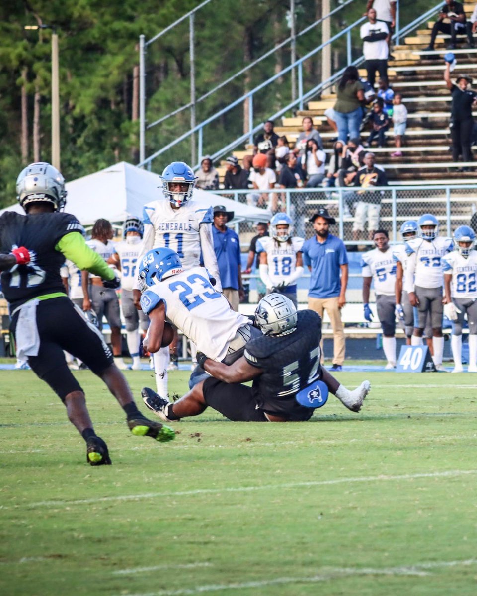 IszyLol's tweet photo. Week 4 vs riverside https://t.co/z6IwvGu3aW #co2024 #AGTG #football #HighSchool #dline https://t.co/FGMYcAgcDI