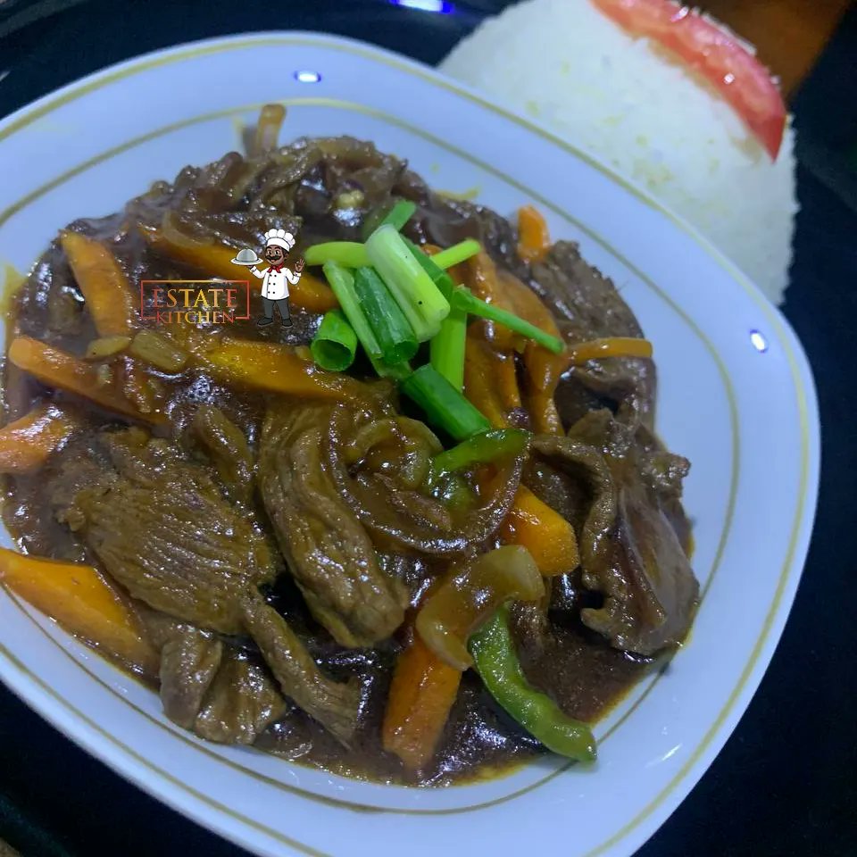 EstateKitchen's tweet photo. Where there's food, there's love 💕😘.
Estate Kitchen invite you to come enjoy our Beef Sauce with any of our rice dishes. 
You know beef is a rich source of iron and you can't downplay the importance of iron to the body.

#goodfoodgoodmood
#estatekitchen
#visitvolta
#voltafair23 https://t.co/zsUuVw1Lac