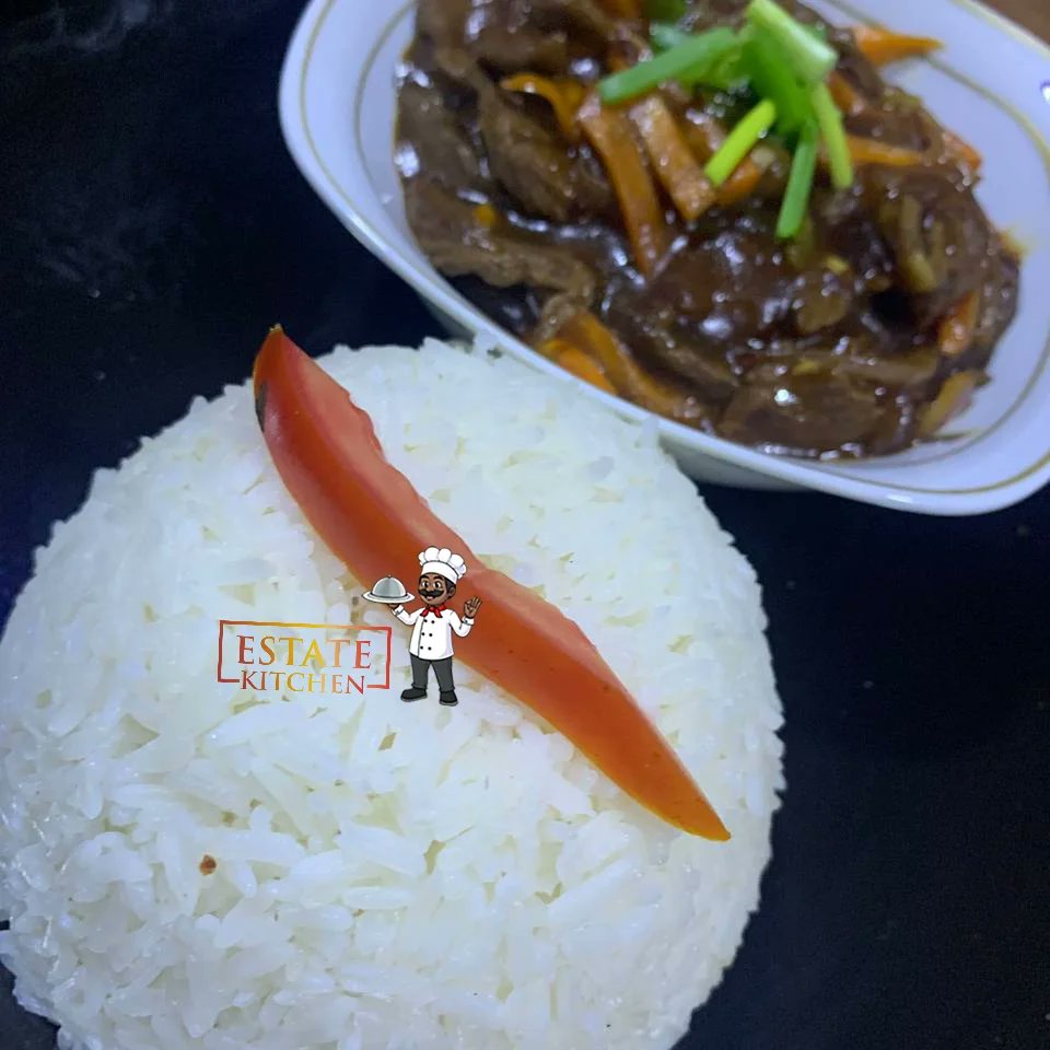 Where there's food, there's love 💕😘.
Estate Kitchen invite you to come enjoy our Beef Sauce with any of our rice dishes. 
You know beef is a rich source of iron and you can't downplay the importance of iron to the body.

#goodfoodgoodmood
#estatekitchen
#visitvolta
#voltafair23