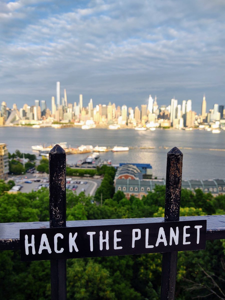 HackedPlanet's tweet photo. LAST CHANCE: Get 28.8% off any regular sticker purchase RIGHT NOW when you use code INSANELYGREAT at checkout. Or, get a 25-pack for $25! https://t.co/dM7iFMNamZ https://t.co/VhKN90VdMw
