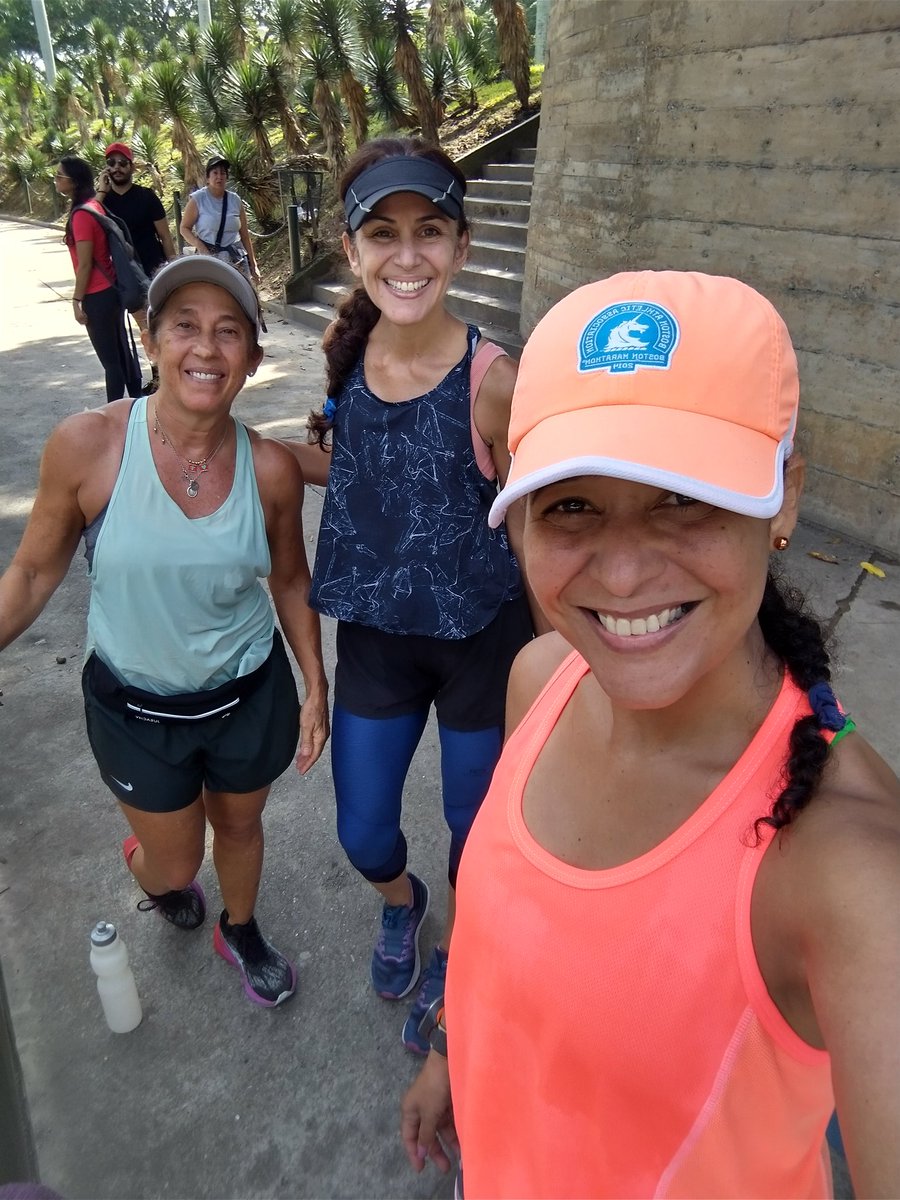KER___________'s tweet photo. Unos kcitos domingueros con estas bellezas 😁😎🏃🏽♀️🏃🏻♀️🏃🏼♀️
PD: Estoy negrita del sol 🙋🏿♀️y eso que me echo protector solar 🫠🌞
#RunKeRun #Correr #Corredoras #Amigas #Run #Caracas @MeEncantaCorrer
Echa un vistazo a mi actividad en Strava: https://t.co/4Nr9BhaAMd https://t.co/oGh1jRYA45