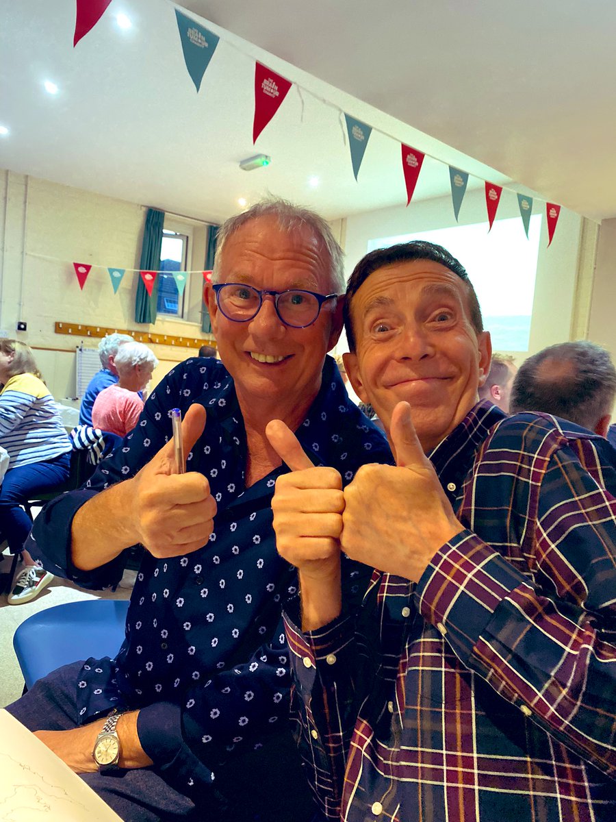 The highlight of my weekend has to be the fantastic time we all had last night, at #Blean village hall. @john_warnett and I joined countless other friends and colleagues of our much missed mate Neil Bell, to take part in a brilliant charity quiz night for @BrainTumourOrg.