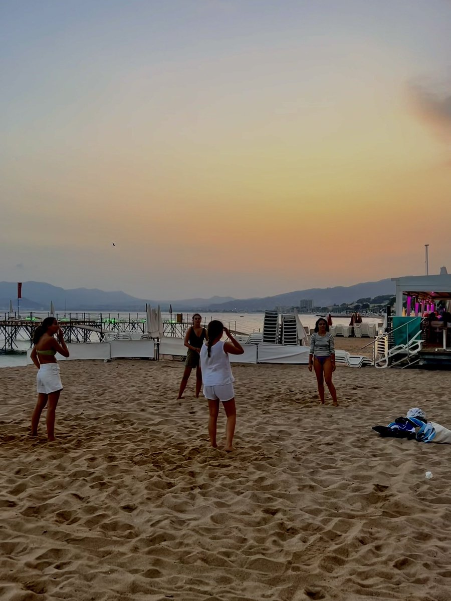 ReneTombarel's tweet image. Ambiance du soir à cannes #Cannes2023 #CotedAzurFrance @Cannes_France @villecannes @VisitCotedazur