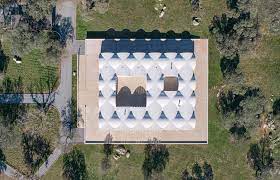 raquel_villacam's tweet photo. El #MathCorner 1⃣7⃣ es el Observatorio de Fauna de Los Pedroches, en Cardeña (Córdoba). En él, el arquitecto Rafael de La-Hoz utilizó la "proporción cordobesa" (relación entre relación entre el radio de la circunferencia circunscrita al octógono regular y el lado de este). https://t.co/iuILf3y3xD