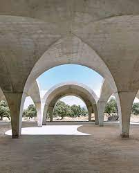 raquel_villacam's tweet photo. El #MathCorner 1⃣7⃣ es el Observatorio de Fauna de Los Pedroches, en Cardeña (Córdoba). En él, el arquitecto Rafael de La-Hoz utilizó la "proporción cordobesa" (relación entre relación entre el radio de la circunferencia circunscrita al octógono regular y el lado de este). https://t.co/iuILf3y3xD