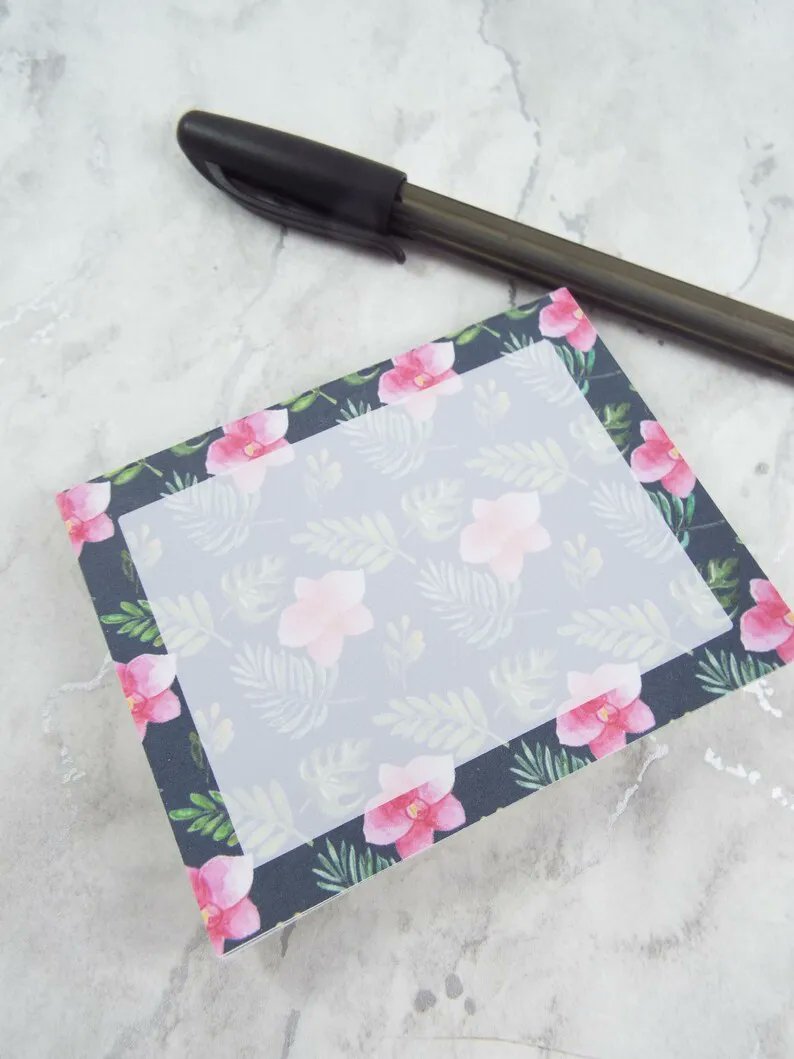 ByVhari's tweet photo. Bring back those tropical feels with this little mini note pad, ready to decorate those little reminders
See the details here:
https://t.co/UH7ys4pAha
#Ad #Etsy #Stationery #NotePad #MemoPad #TearOff #Nature #ShopIndie #UKCraftersHour https://t.co/uEzegnVHy2