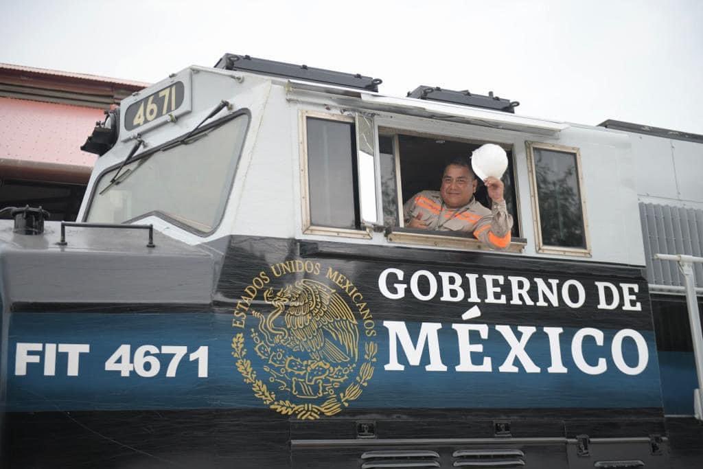 CuitlahuacGJ's tweet photo. ¡Histórico! Con el Presidente Andrés Manuel López Obrador recorremos el Istmo de Tehuantepec en el tren de pasajeros que comunicará Salina Cruz en Oaxaca con Coatzacoalcos en Veracruz. https://t.co/GEXmP5DxI0