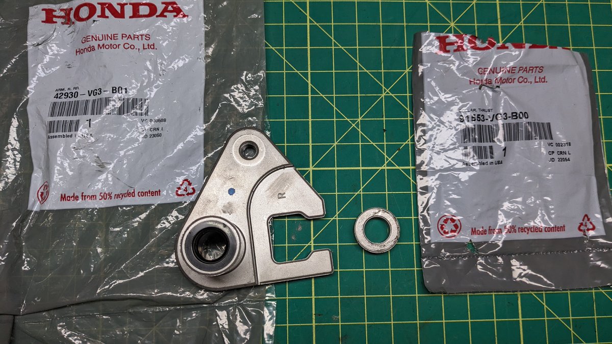 ItsMcMikeTime's tweet photo. Had a little issue with our RR Adjuster arm this weekend that was causing some issues getting power down to the RR.  Factory shipped us spares and we're all ready for next weekend's round. 

#McMower #FormulaLawn #Mowichiro #F1 https://t.co/aCaOCLNENd