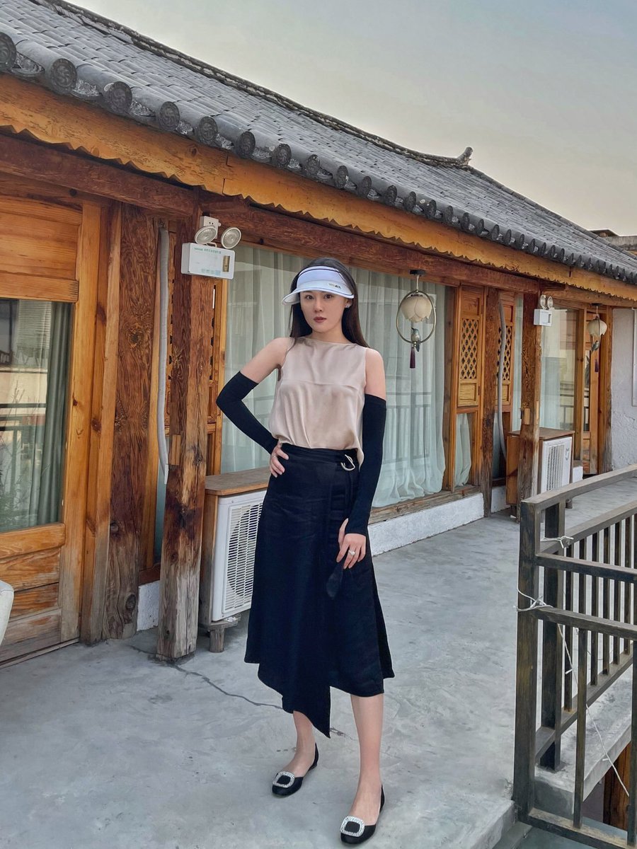 Helenawen2's tweet photo. 如果我是你老板娘，让你入股，你能不能好好干呀😝 https://t.co/pxYfk2l2tv