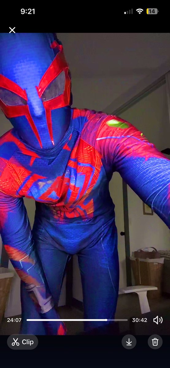 0_spider_guy_0's tweet photo. new suit https://t.co/QnKlSZeNjr
