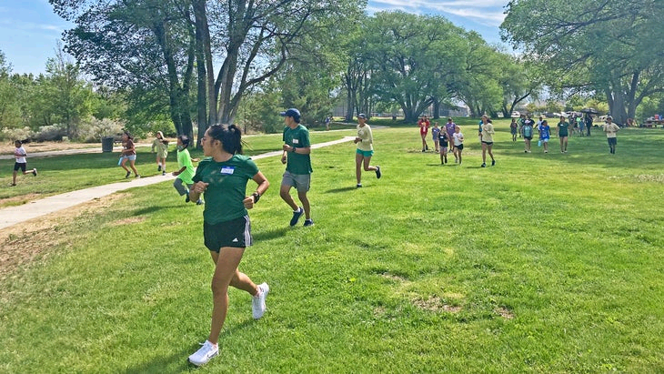 ndnsports's tweet photo. Santa Fe's Big Tesuque Trail Run offers a chance to run amid autumn aspen and support Wings of America’s Native youth programs
#NativePreps #WingsOfAmerica
https://t.co/ME8Wrp3Wam https://t.co/LnRu1XcMFY