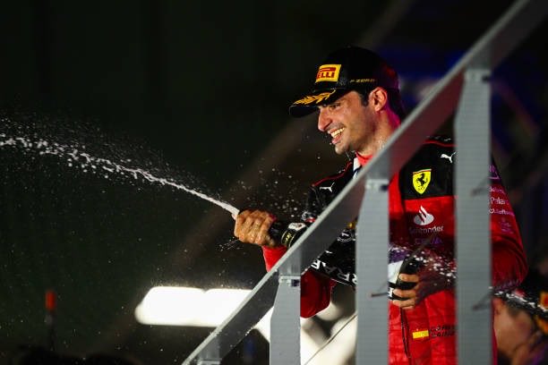 Team55_'s tweet photo. 🇸🇬#SingaporeGP: The man that ended the RedBull win streak 👏🏻 https://t.co/quhChpOjSf