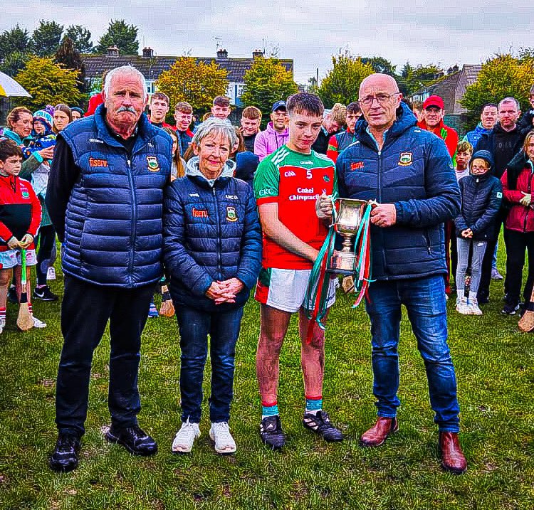 💙💛 County U13 Group 1 Champions 💙💛 Congratulations to Cashel King Cormac’s who were crowned County U13 Group 1 Champions. Captain Robert Dunne accepting the trophy.