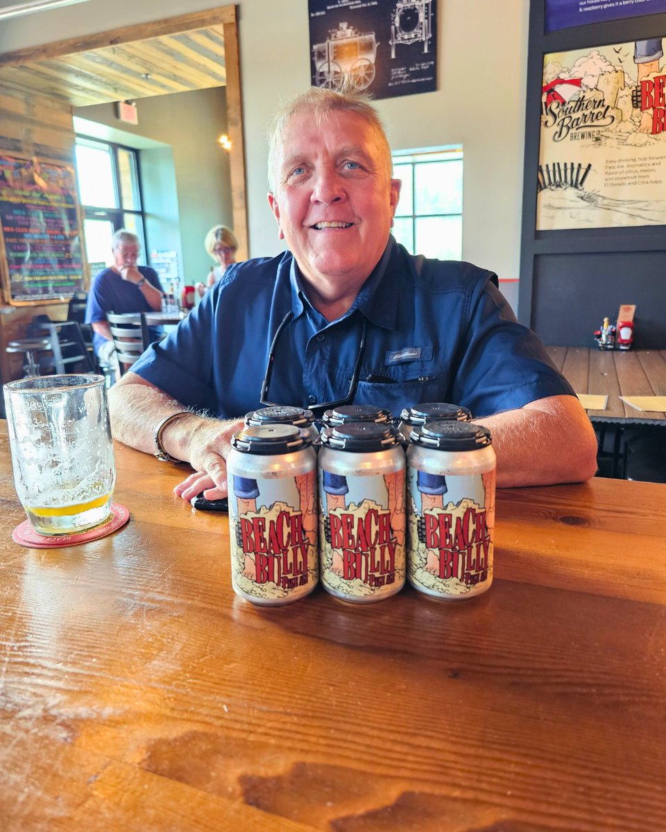SouthernBarrel's tweet photo. It's a beautiful Sunday in Bluffton, SC! Stop by our tavern and catch a game, sip a beer, and take some to-go! 🍻🏈

Tavern Hours: 11:30am-8pm

#footballsunday #craftbeer #brewery #localbrewery #tavern #tavernfood #localfood #bestofbluffton #blufftonsc #hiltonheadisland https://t.co/cBbTfWgOlW