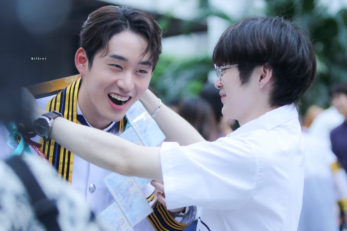 Bif3rn1's tweet image. Congratulations นะคับบบบ 👏🏻💙👨‍🎓

#ESTEAM @EstRvp