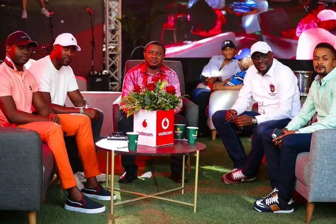 JonasMpanya's tweet photo. 🇨🇩📌 Hier le Président national de Force des Patriotes @HonoreMvula1, a été l'invitation du réseau téléphonique #VodacomCongo pour assisté à la journée spéciale #OpenDeGolf organisée par le réseau @Vodacomcongo.
Soyons du bon côté de l'histoire🇨🇩 ! https://t.co/bGmL6L5x73