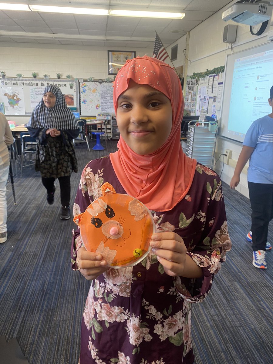 International Dot Day was a success this Friday! Students learned the importance of collaboration, creativity, &amp; encouragement as we read the book “The Dot” by  Peter Reynolds. Look at the beautiful dots they created! #TogetherWeCan <a href="/sussman_howard/">Howard Sussman</a> <a href="/EydisEllian/">Ellian Eydis</a> <a href="/MarkTwainD63/">Mark Twain School</a>