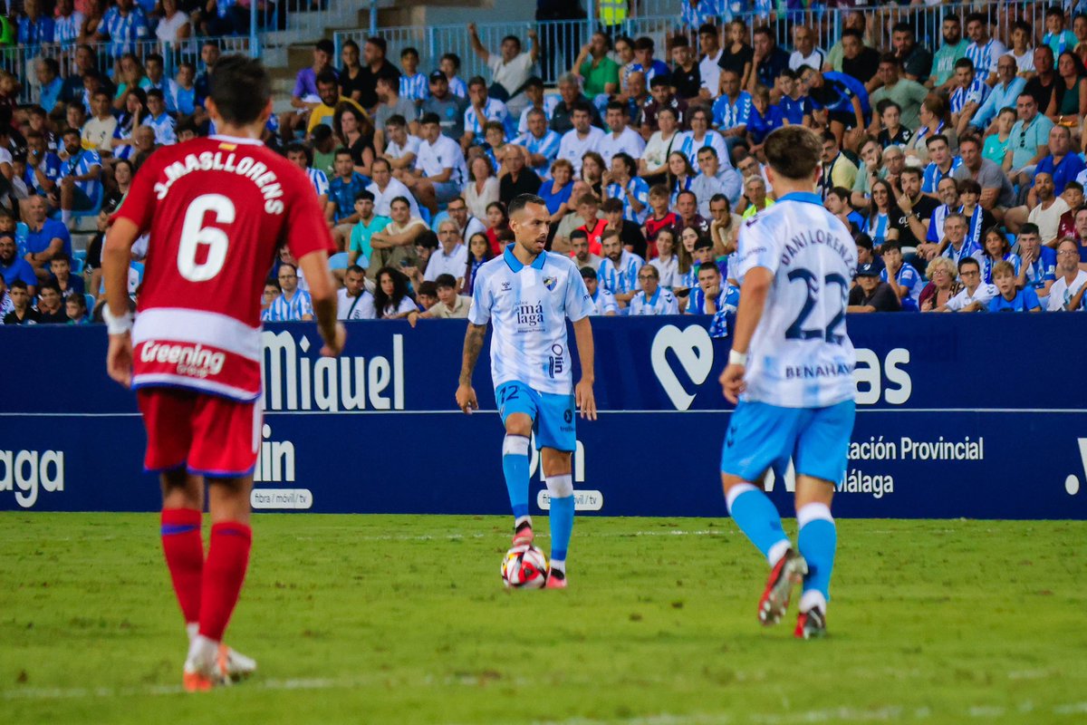 manu8molina's tweet photo. No se puede pedir más en mi debut con el @MalagaCF gran victoria del equipo y ambientazo en La Rosaleda 💙🏟️

A por un gran año que nos espera por delante💪

Cojiendo buenas sensanciones ¡VAMOS!🤞☺️ https://t.co/8ccXdsHCJD