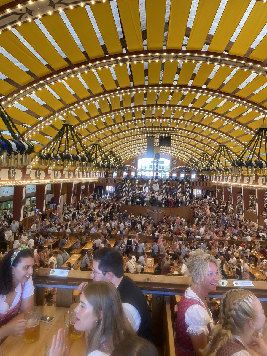 GpSmnky's tweet photo. #Oktoberfest such a great experience! https://t.co/o4xmmGdTeB