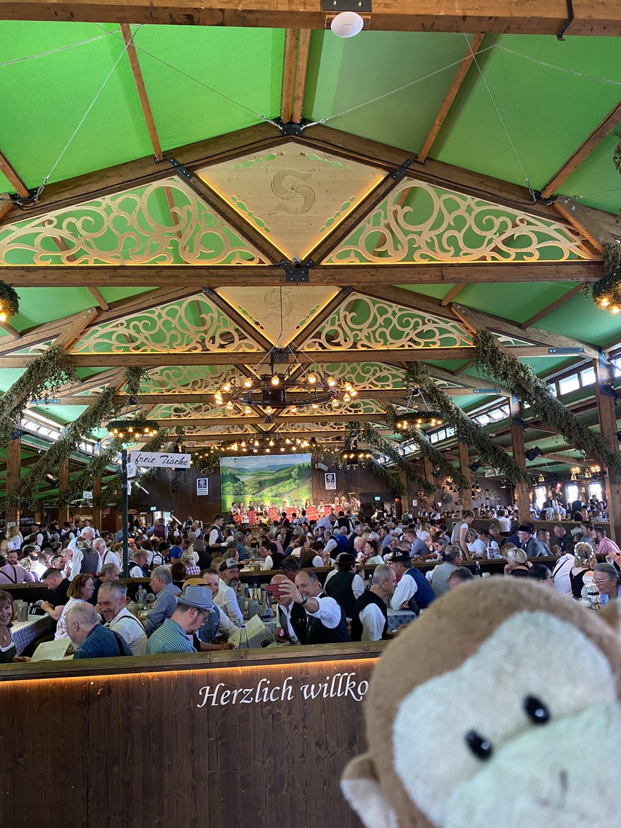 GpSmnky's tweet photo. #Oktoberfest such a great experience! https://t.co/o4xmmGdTeB