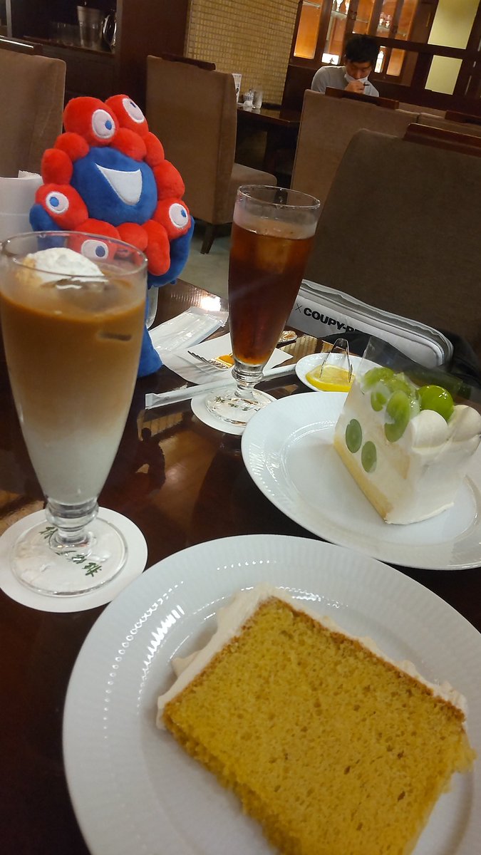 夜は内村かなめ先生@Utimurakaname に楽しくも贅沢な時間を共有していただきましたヤッター!
同業のかたとほとんどお話する機会がないので刺激になりました!ありがとうございました😋
