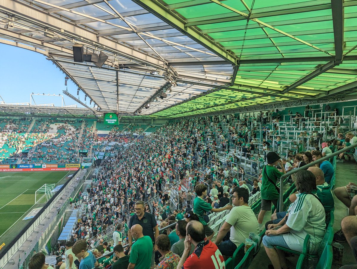 OtherBundesliga's tweet image. We're in with the fans at @SKRapid today so not the usual updates from us. #SCRWAC