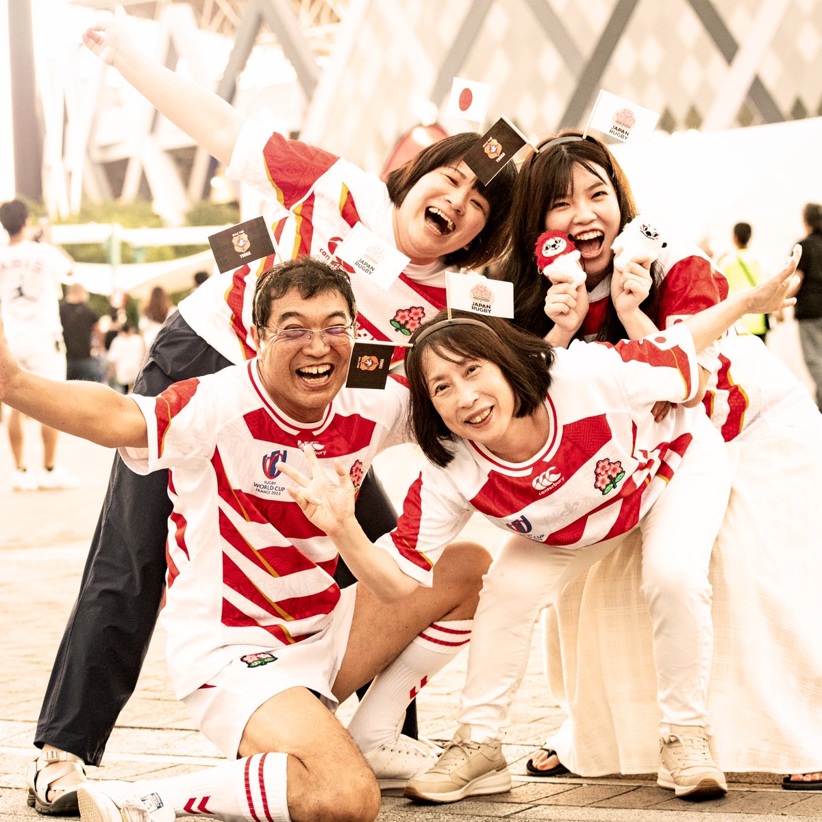 canterbury_of's tweet photo. canterbury #ONETEAM2023
フィールドの上だけじゃない。
同じ空の下で、
いっしょに戦う人がいる。
僕らはつながっている。
そう信じる力が、どこまでも強い。
いくつもの、
いくつもの想いがあつまって。
僕らは、もういちど、ひとつになる。 https://t.co/bYQp5jqHDp