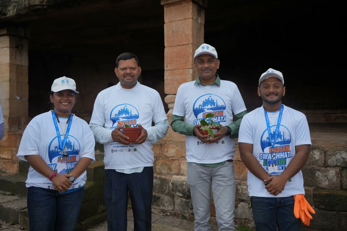 SATTVIC_SOUL's tweet photo. Today it was a great day for us as we @SATTVIC_SOUL associated with 3 local government bodies for #IndianSwachhataLeague2 a campaign by @SwachhBharatGov for the motto of #GarbageFreeIndia.

Heartiest thanks to @bmcbbsr @nac_buguda &amp; @PdpMnc_2002 for making us a part of it. https://t.co/bMXbCnELjn