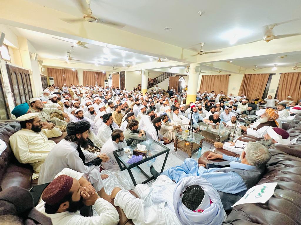 پشاور مفتی محمود مرکز: قائد جمعیت مولانا فضل الرحمٰن مدظلہ صوبائی مجلس شوریٰ کے اجلاس سے خطاب کرتے ہوئے