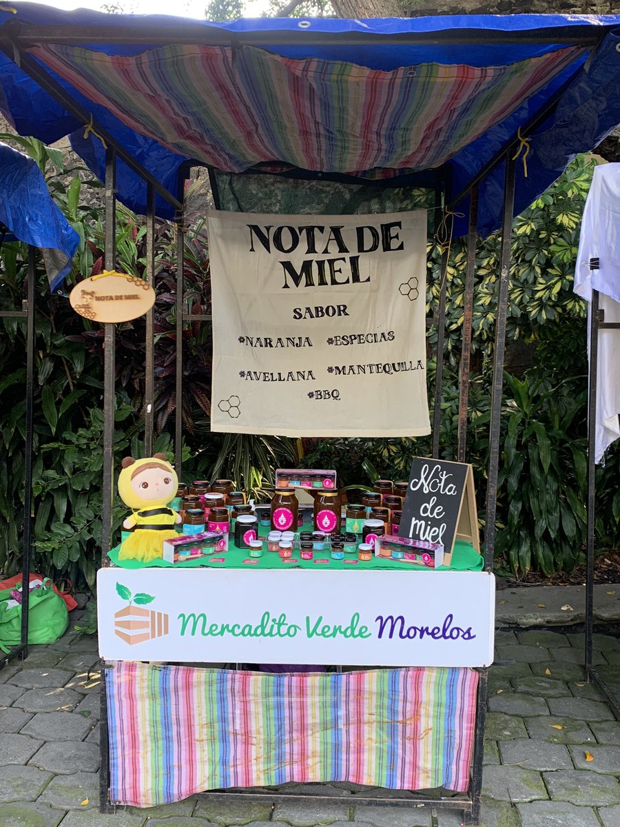 Jeglemqz's tweet photo. Buenos días ☀️ ya anda la Notita de Miel en el Mercadito verde de Chapultepec #Cuernavaca los invita a probar #NotaDeMiel 🍯 y a conocer a sus amigos y artesanos productores de #Morelos apoyemos el #ConsumeLocal https://t.co/cL7C01Xah9