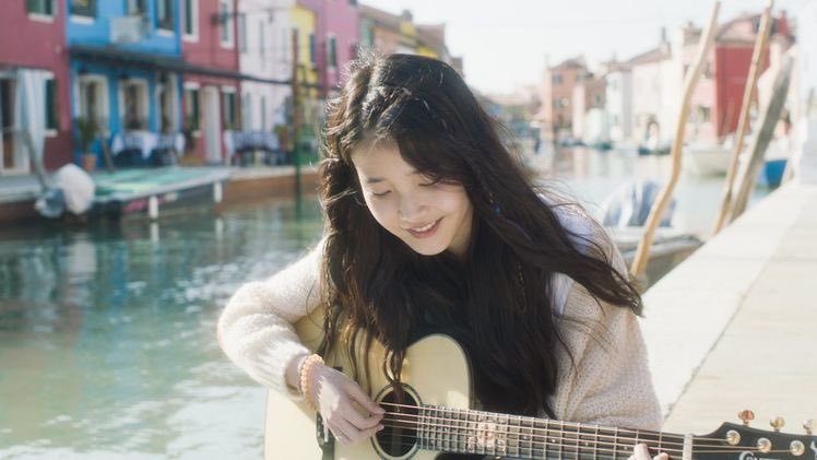 _R0THY's tweet photo. 지은언니15주년축하해요
#15년째_또_사랑이_이기는_아이유애나
#OUR_UN1VER5E_IU
앞으로도반드시사랑이이길거에요 https://t.co/ZyNesNJRiz
