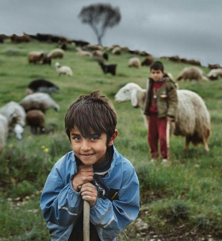 °°
ولقَدْ أضَعْتُكَ يا شبابيَ تائِهَاً

              ما بينَ سَوفَ وفي الغداةِ سأَفْعَلُ

♡《 عبد الرحمن 》♡