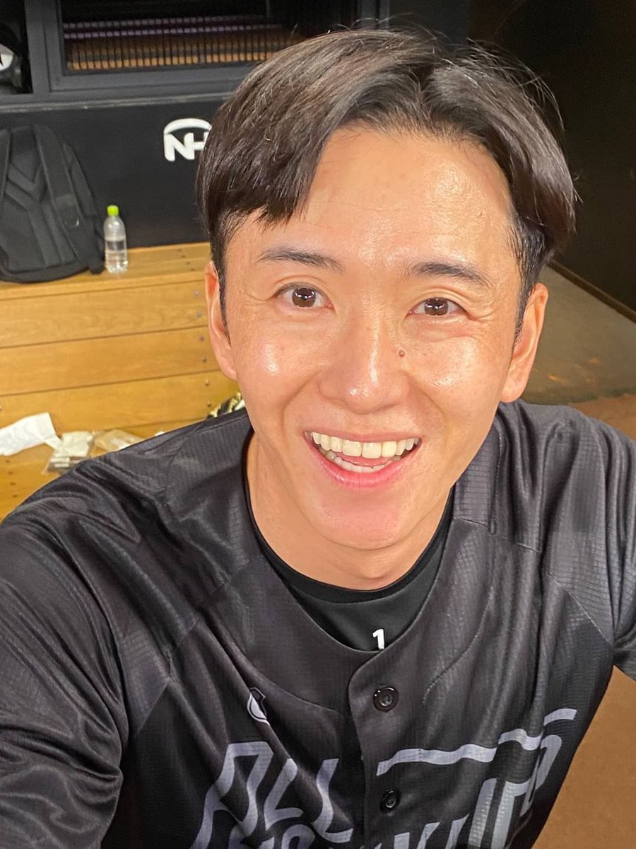 hayato_arakaki's tweet photo. 見てくださった方ありがとうございました！
久々のマウンド楽しかったです✨
野球って改めていいスポーツだなと感じました⚾️

#オールHOKKAIDO
#パワフルスピリッツ
#エスコンフィールド
#ピッチング
#KAKILANDの店主 https://t.co/8hZqI6ocIn