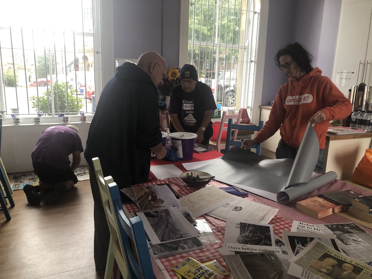 @KirkleesHODs @KirkleesTownHls @edbyrne @theLBT @KirkleesMuseums @KirkleesLibrary @KirkleesCouncil @dewscreative @musicinkirklees @choltheatre @HuddsLocalHist @CivicSocietyHD @heritageopenday These are of us getting ready for the day…..