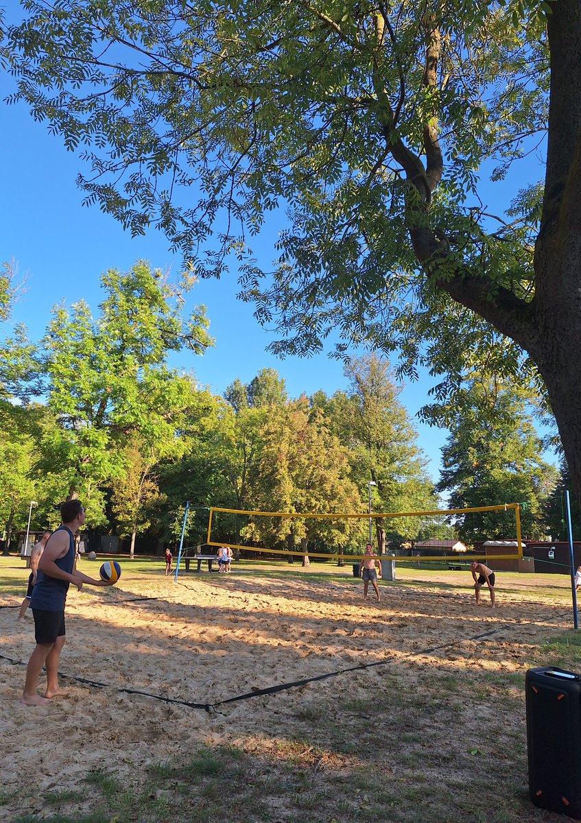 Die letzten Sommertage noch genießen, ist das Motto. ✌🏻🏐