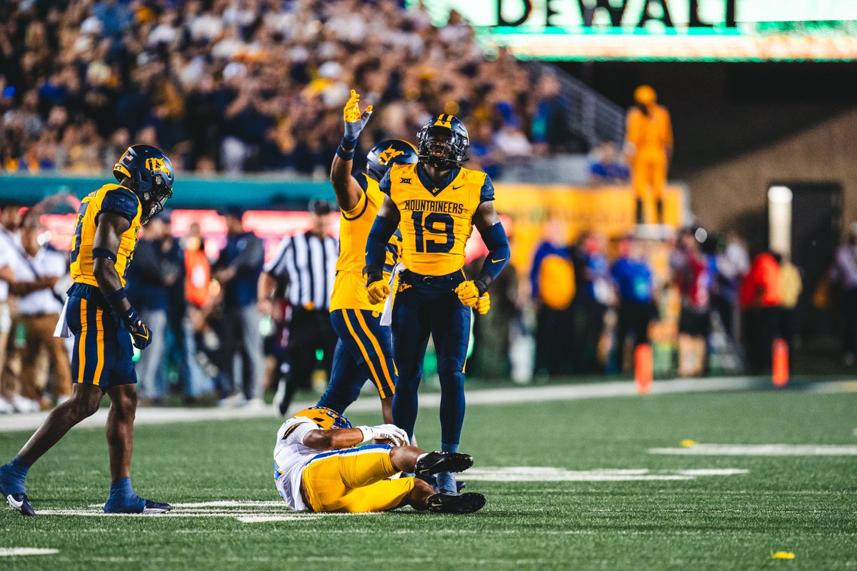 WVUfootball's tweet image. Hope 𝘺𝘪𝘯𝘻 had fun last night 😏

#HailWV