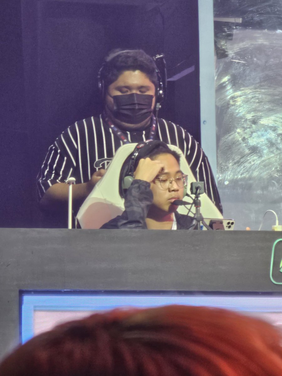 blessedwitch's tweet photo. Life update: Derecho pa din ang losing streak natin when watching a live match. In any sport. 😑
Thanks for the photo op, sir @mdnyt97. 😊 #BreakTheCode #Hadji #Edward #Sonah #MPLPHs12 https://t.co/uPBY5XzuYe
