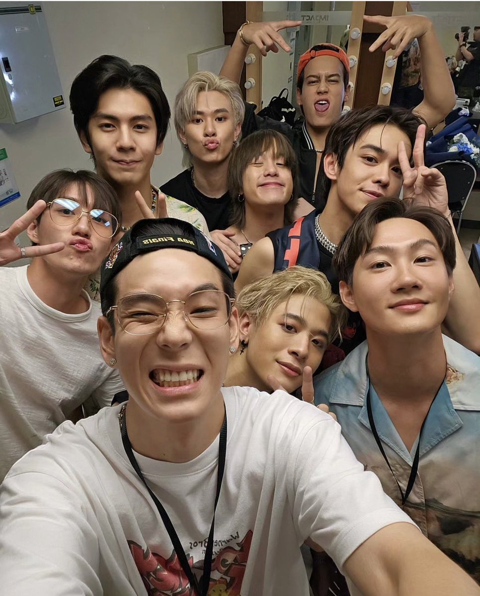 PPPearrr's tweet image. Made my day 😭❤️ #TRINITY_BREATHOFDESIRECONCERT