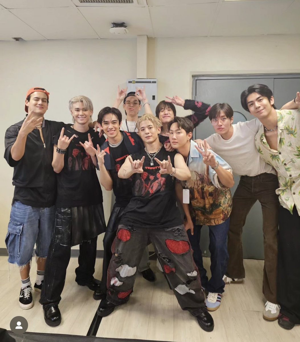 PPPearrr's tweet image. Made my day 😭❤️ #TRINITY_BREATHOFDESIRECONCERT