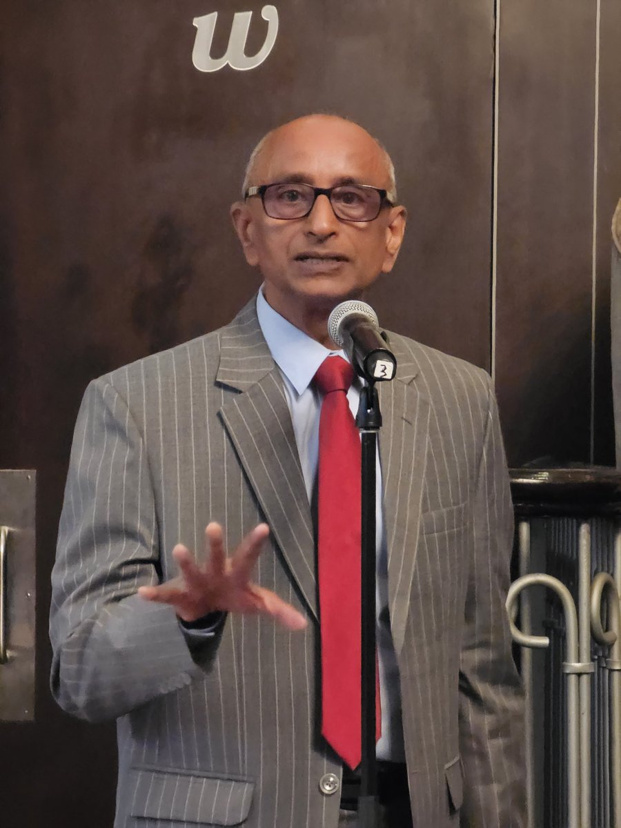 Hon. <a href="/Jeetendranaray6/">Jeetendra narayan dev</a> 🇳🇵explains that the Nepal govt is committed to move away from #FossilFuels and has always emphasized the potential for #RenewableEnergy such as hydropower.