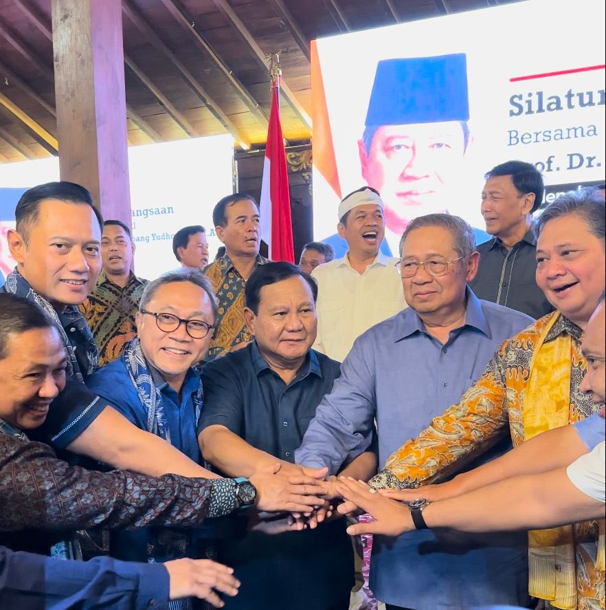 Ahlan wa sahlan sahabat kami <a href="/PDemokrat/">Partai Demokrat</a> 

<a href="/prabowo/">Prabowo Subianto</a> <a href="/SBYudhoyono/">S. B. Yudhoyono</a> <a href="/AgusYudhoyono/">Agus Harimurti Yudhoyono (AHY)</a> <a href="/airlangga_hrt/">Airlangga Hartarto</a> <a href="/anismatta/">Anis Matta</a>