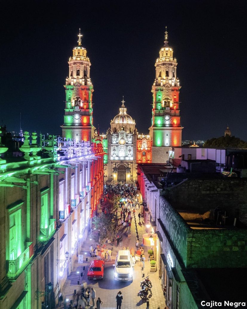 AdiiiiiAV's tweet photo. Mi bella Morelia 😍

📷Cajita negra https://t.co/ni4OzPEcIX