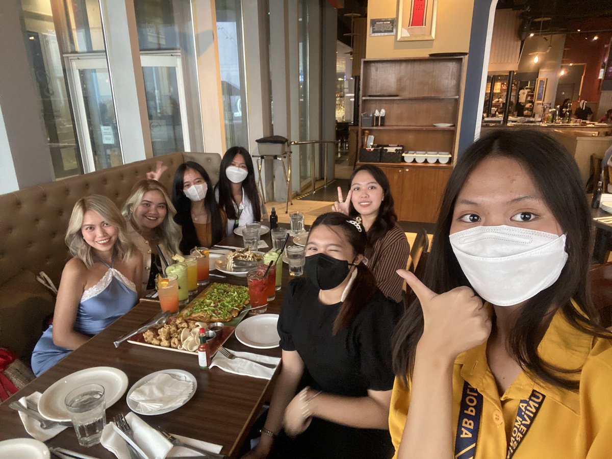 Clytemnestraly's tweet image. best day ever! 🤍

thank you so much po sa treat, ate @heartlessN_wp !! nabusog po kami. thank you rin for today @chismares tahimik lang po ako kanina kase nahihiya po ‘ko. no words can’t express my emotion right now. daming chika, ate chen HAHAHAHA. see you again soon po 🤍✨