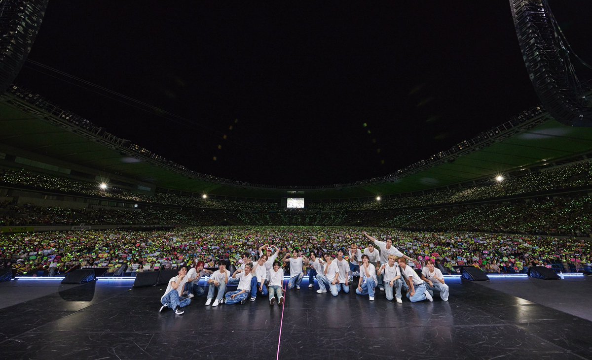 Jenotograph's tweet photo. Dazzling lights of Tokyo, a fitting symbol of the electrifying energy that fills the concert hall. In that shared embrace, we encapsulated the bond that made our performances resonate—an unbreakable camaraderie, a shared dream, and the promise of more beautiful melodies to come. https://t.co/KX0HS9bqoR